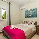Phevos Seaview Apartament